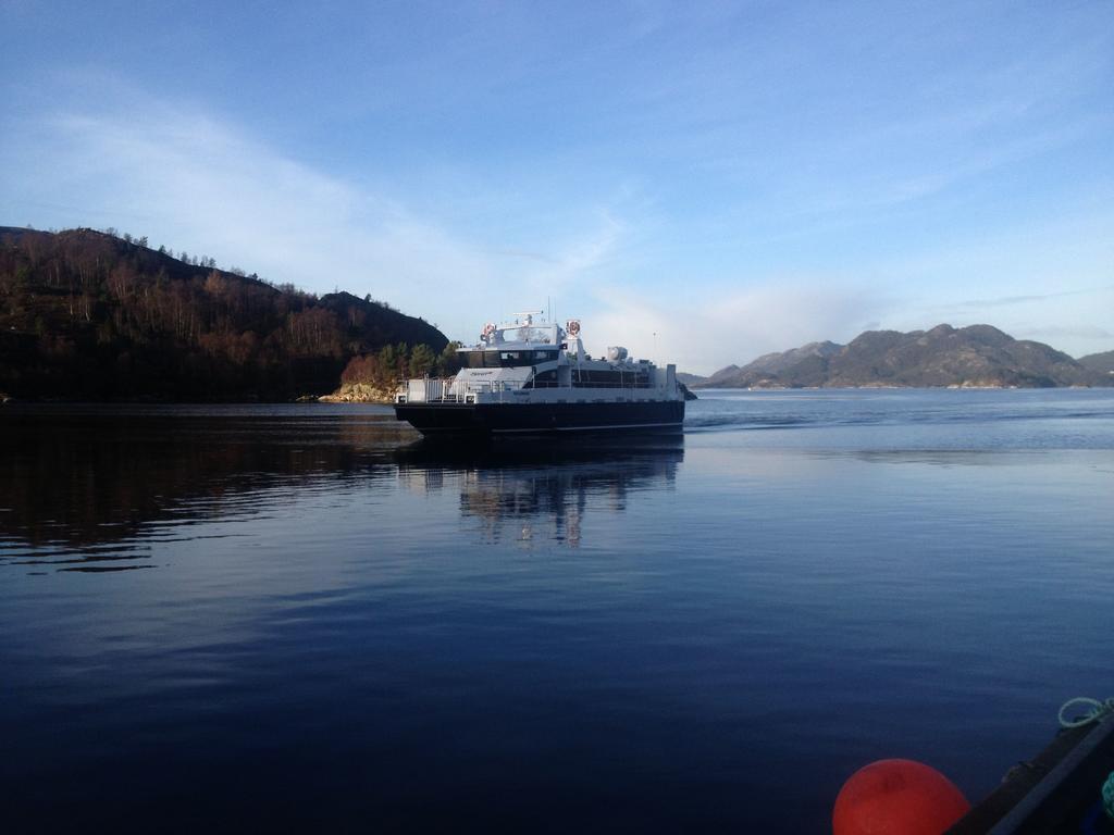 Gulen Dive ResortDalsøyra エクステリア 写真