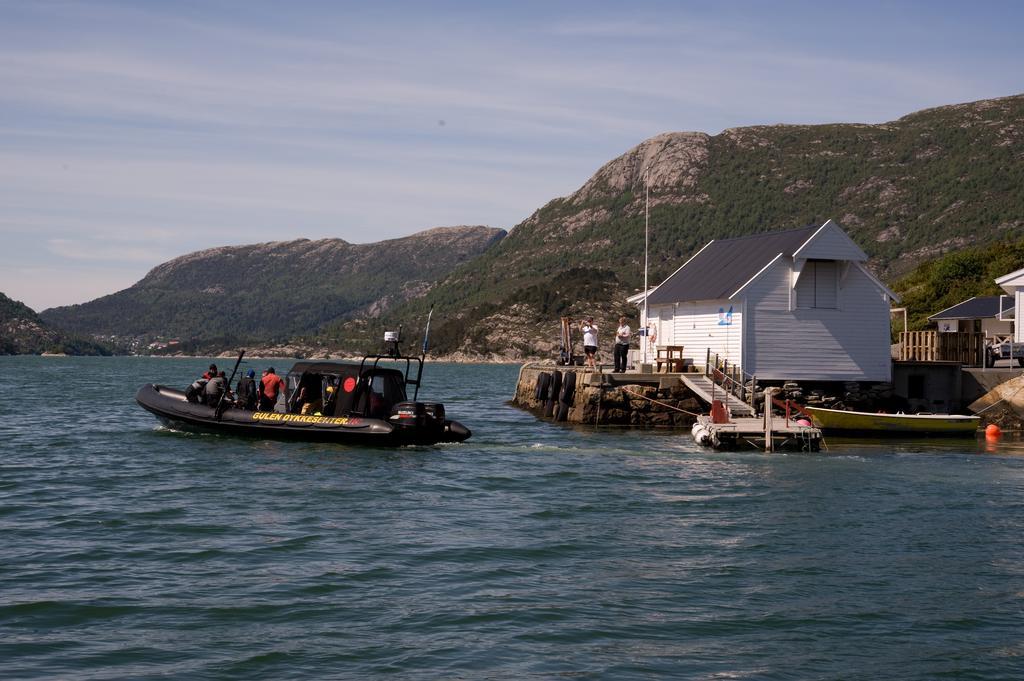 Gulen Dive ResortDalsøyra エクステリア 写真